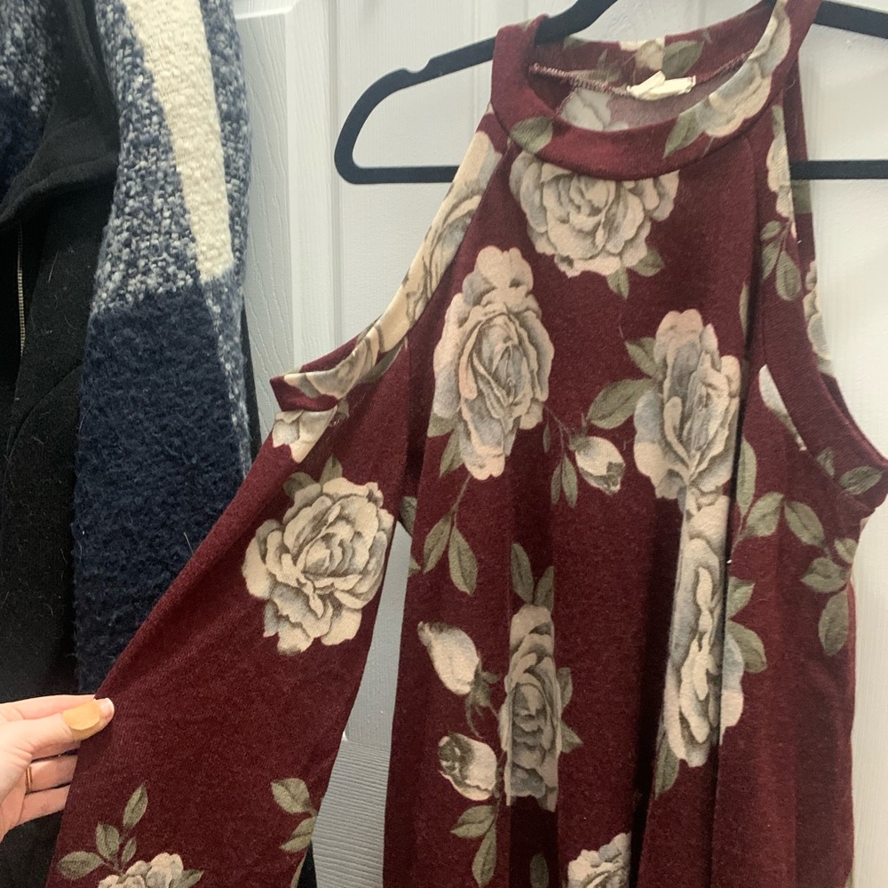 Cold-should Floral Top